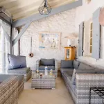 Holiday home Domaine De La Roque A La Campagne Bbq Ping Pong-piscine Prviee Chauffee