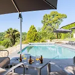 Domaine De La Roque A La Campagne Bbq Ping Pong-piscine Prviee Chauffee Holiday home *