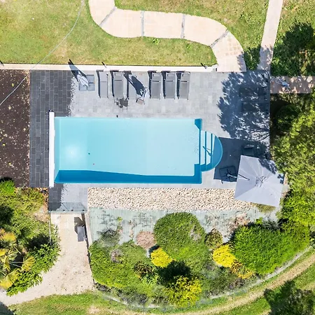 Domaine De La Roque A La Campagne Bbq Ping Pong-piscine Prviee Chauffee Valprionde