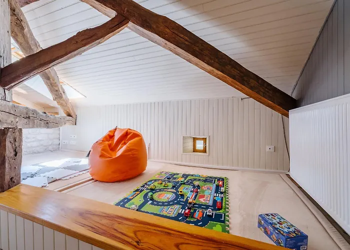 Domaine De La Roque A La Campagne Bbq Ping Pong-piscine Prviee Chauffee Nyaraló