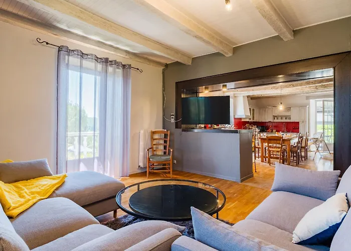 Domaine De La Roque A La Campagne Bbq Ping Pong-piscine Prviee Chauffee * Valprionde