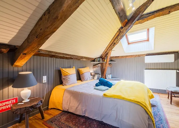 Domaine De La Roque A La Campagne Bbq Ping Pong-piscine Prviee Chauffee Nyaraló Valprionde