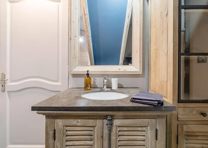 Domaine De La Roque A La Campagne Bbq Ping Pong Oc Keys Valprionde