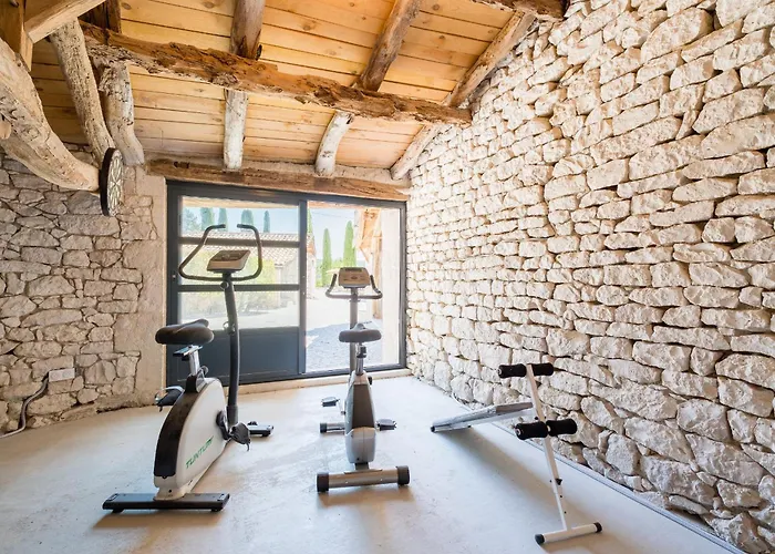 Domaine De La Roque A La Campagne Bbq Ping Pong-piscine Prviee Chauffee Nyaraló