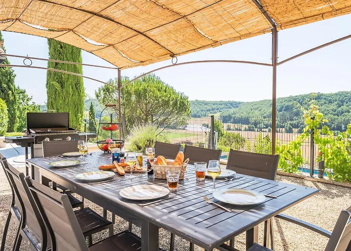Domaine De La Roque A La Campagne Bbq Ping Pong-piscine Prviee Chauffee Nyaraló Valprionde