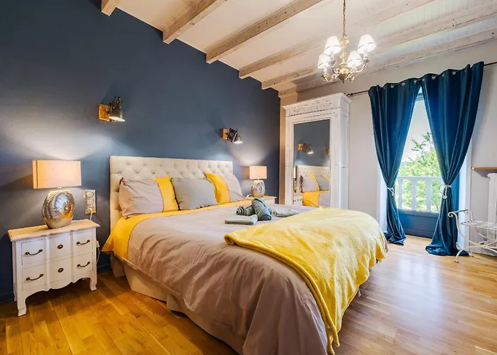 Domaine De La Roque A La Campagne Bbq Ping Pong-piscine Prviee Chauffee *